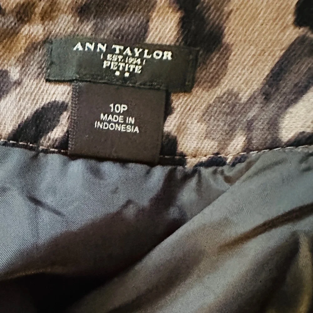 Ann Taylor  A-Line Skirt Animal Print Brown size 10 Petite